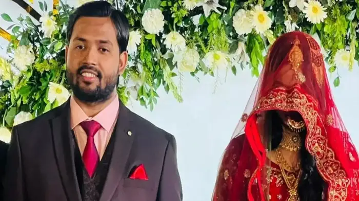 Khan Sir Wife पहली तस्वीर